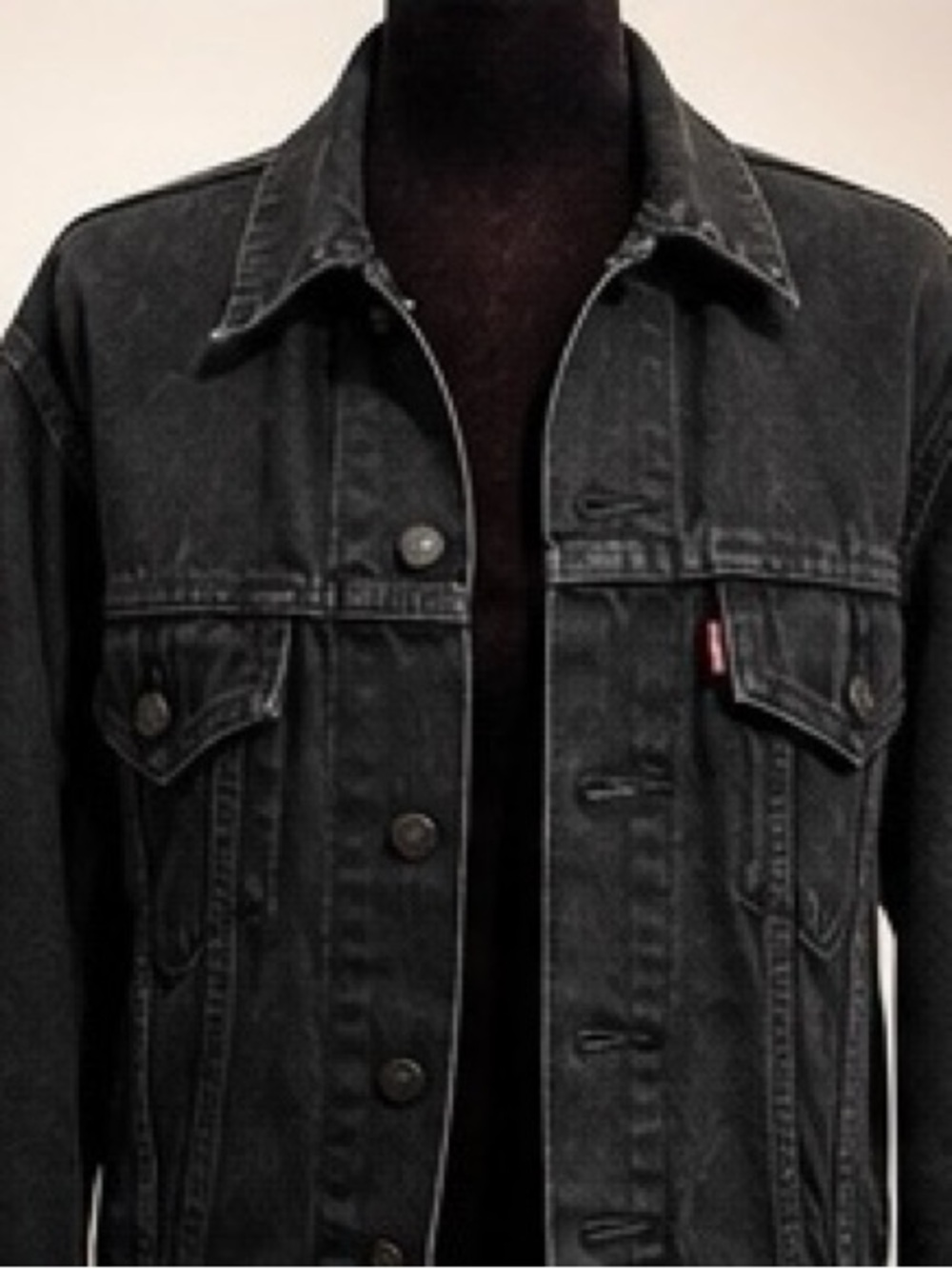 Levi’s Classic Black Denim Trucker Jacket - M